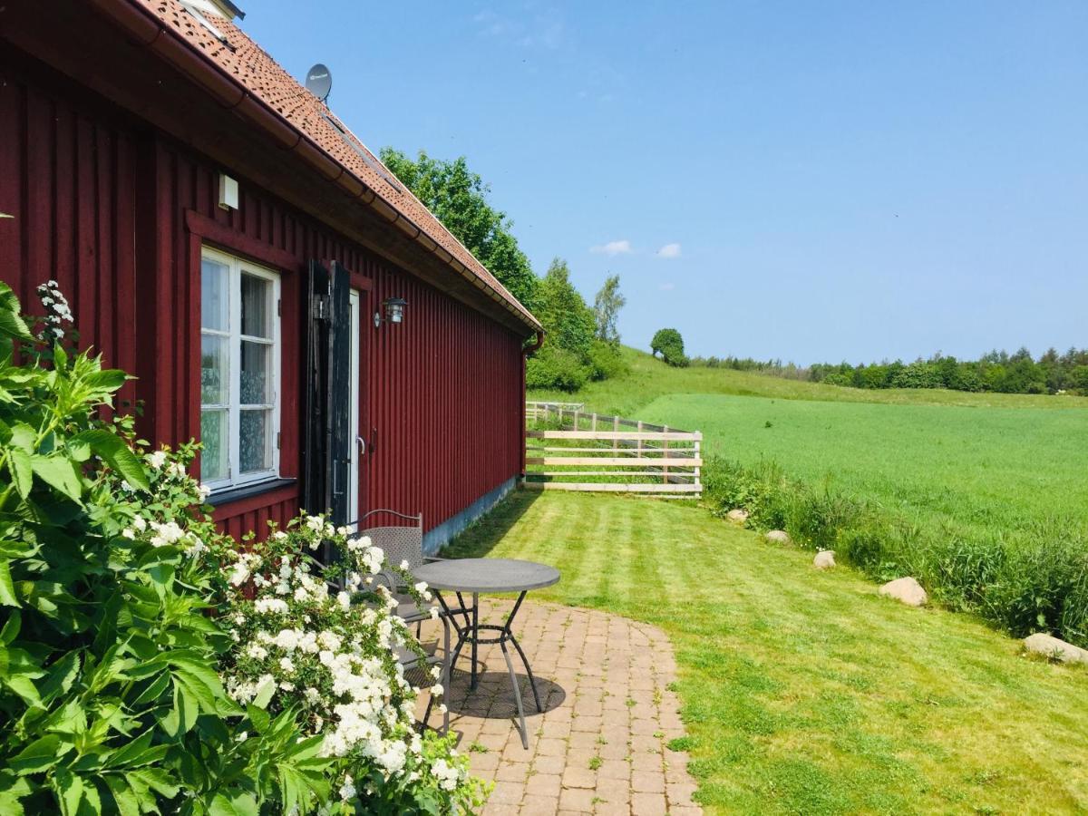 Red Bird Farm Bed & Breakfast Ystad Dış mekan fotoğraf